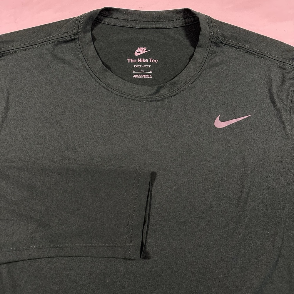 The Nike Tee Dri Fit Athletic Cut Mens XL Long Sleeve T Shirt Green Logo‎